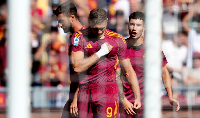 开云体育官方-记者：多夫比克因伤将缺席约两个月，冬窗离开罗马事宜变得复杂